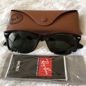 Ray Ban sunglasses with case and cleaning cloth